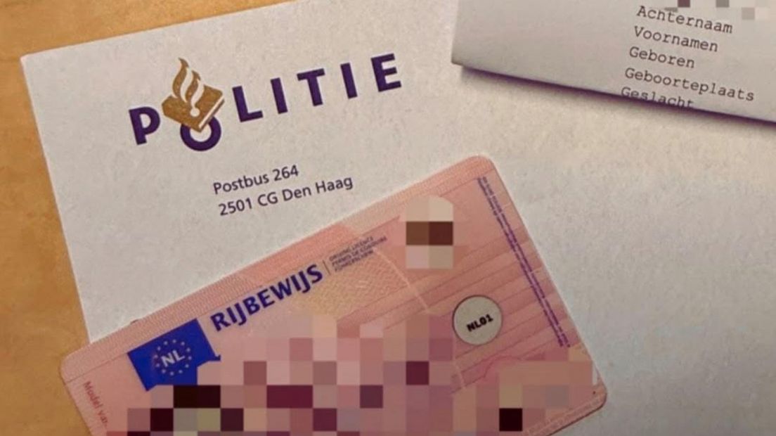 Brief van de politie met ingevorderd rijbewijs